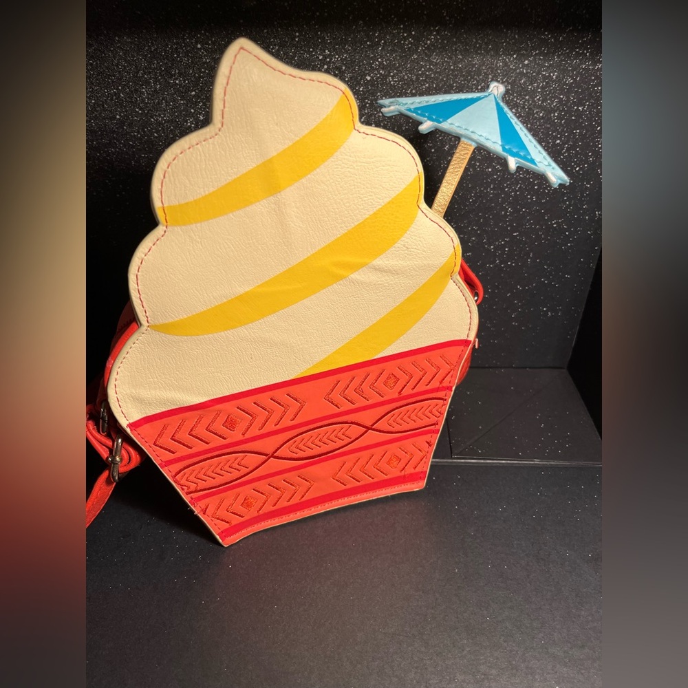 Disney Parks ( Dole Whip Crossbody Bag ) ๐๐๐๐๐๐๐๐๐๐๐๐๐๐๐๐๐๐ - Picture 2 of 5